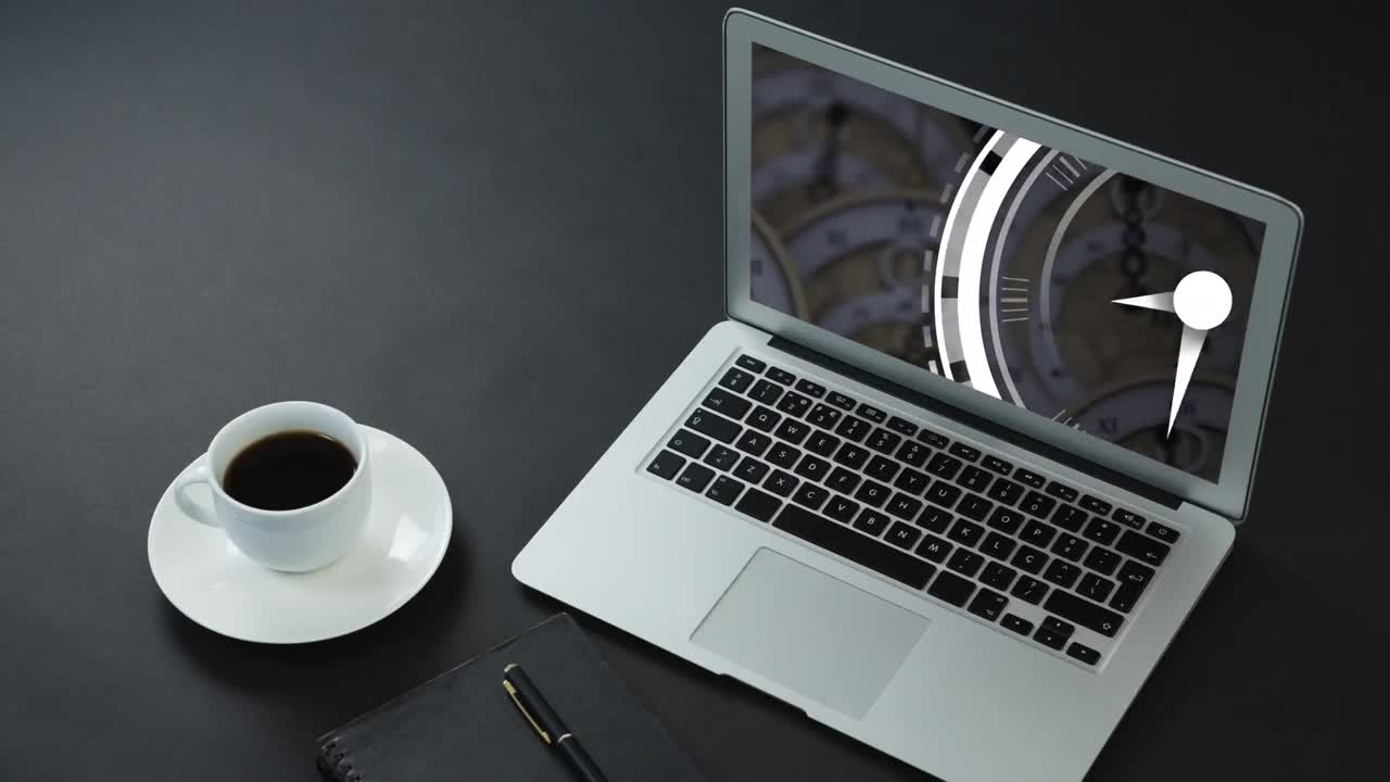 animación del procesamiento de datos en la pantalla del portátil