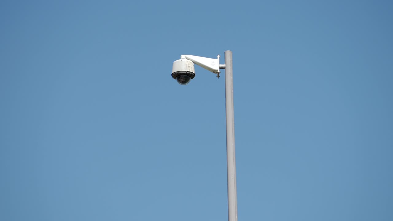 Camera di sicurezza su un palo