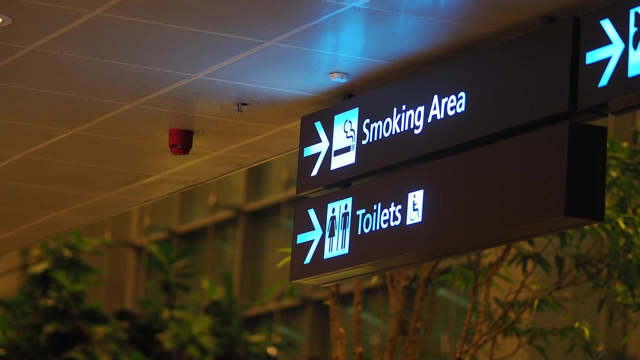 Illuminated Airport Directional Signs for Smoking Area and Toilets