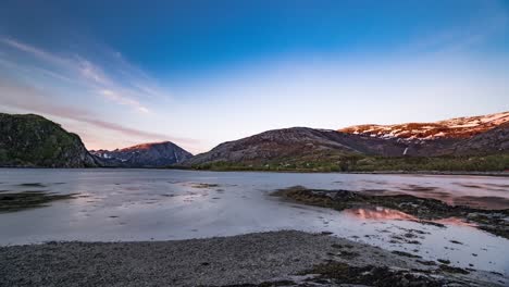 Ein-Zeitraffer-Der-Flut-Im-Kjellingstraumen-Fjord