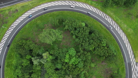 Toma-Aérea-Con-Drones-De-Una-Autopista-En-Amersfoort,-Países-Bajos.