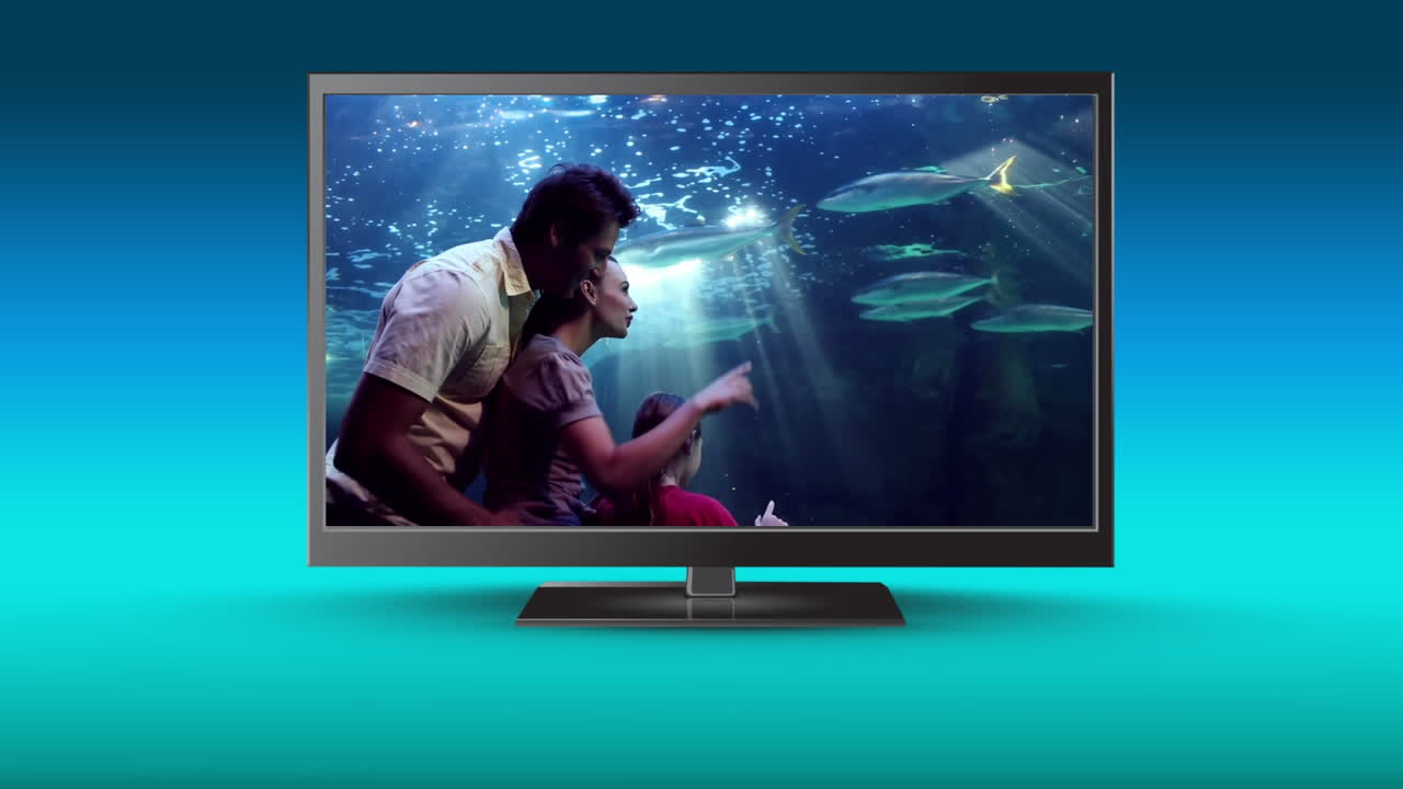 televisión con una familia en un parque acuático en su pantalla