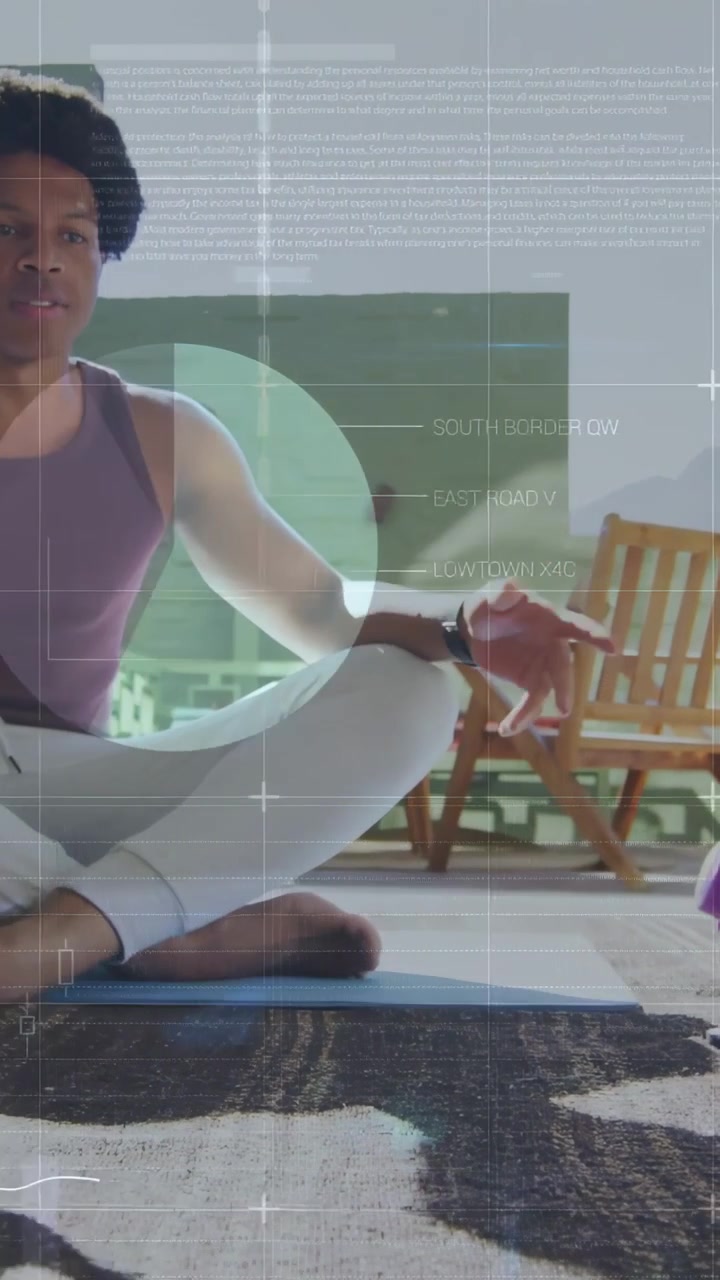 Video verticale: Uomo che parla per spiegare la salute, con grafici che si accendono vicino alle mani e si trasformano in elenchi di mappe.