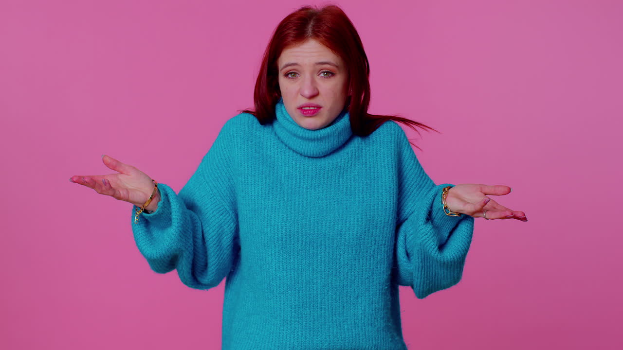 혼란스러운 예쁜 소녀, 모호한 질문에 대해 부끄러워하는 느낌, 의심, 전혀 모르는 것, 아무것도 모르는 것