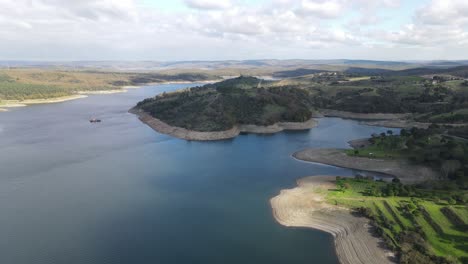 Presa-De-Drones-Aéreos-De-Presa-De-Lago