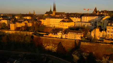 Goldene-Stunde-Am-Chemin-De-La-Corniche-Luxemburg