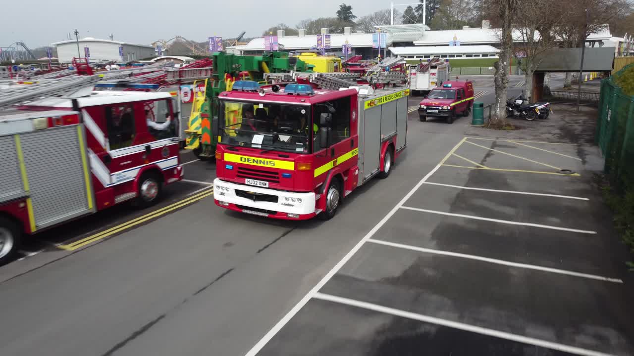 el motor de bomberos de piam brown ejecuta el clip 11