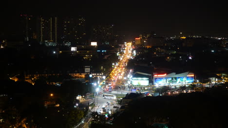 Lapso-De-Tiempo-De-Una-Intersección-Ocupada-En-La-Noche