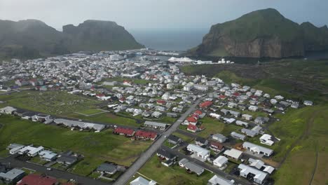 quiet city life on an island in the middle of the atlantic ocean