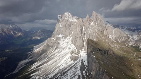 Rocky-Italian-Dolomites-Mountains-during-a-beautiful-sunrise-and-sky