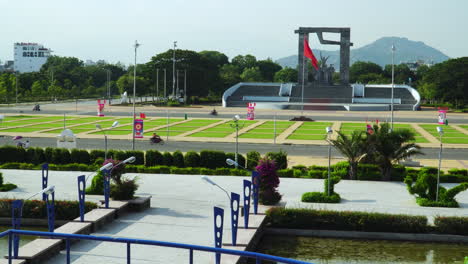 static shot of april park monument and vietnamese flag