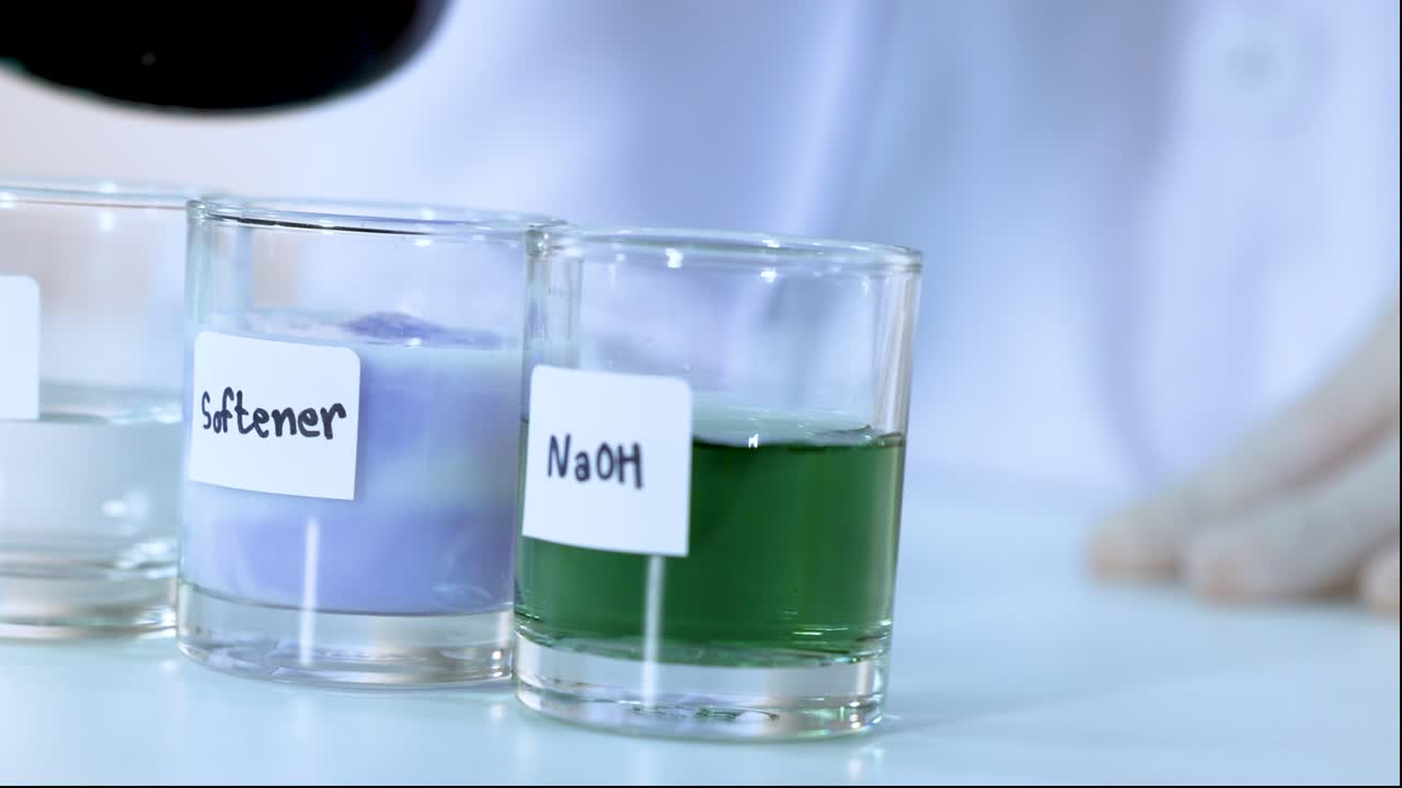 ph 지표로 색상 변화를 관찰합니다.