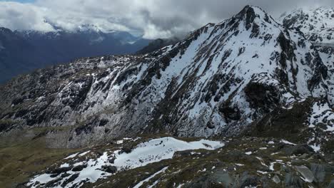 Montañas-Nevadas-De-Fiordland-Desde-Harris-Saddle-En-Routeburn-Track-En-Nueva-Zelanda