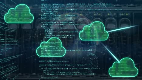 Animation-Von-Wolken,-Datenverarbeitung-über-Computerserver