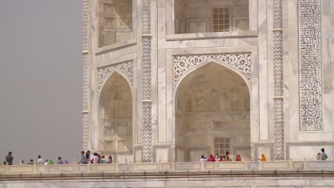 decorated arches of the taj mahal