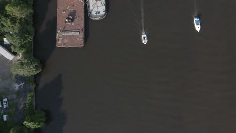 Rondout-Creek-overhead-video-boats-moving