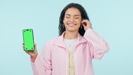 Happy-woman,-phone-and-dancing-with-green-screen