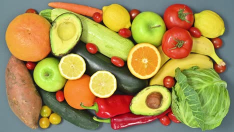 frutas y verduras frescas en las mesas. detenga el movimiento de la grasa y ponga la animación.