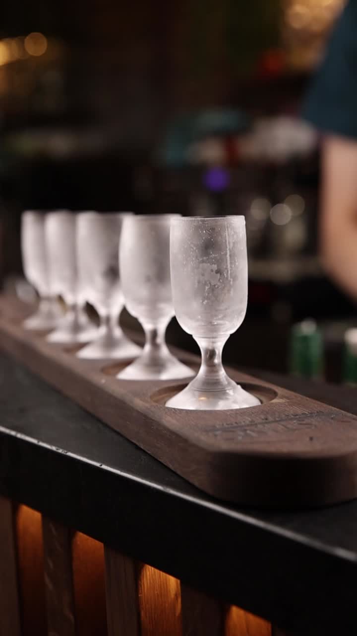 Bicchieri da shot freddi al bar