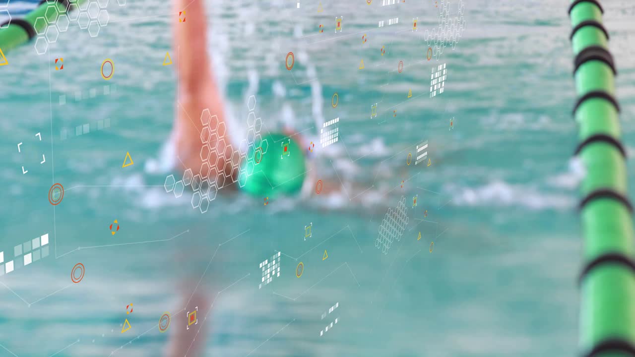 SchwimmerIn mit grÃ¼ner Badekappe durchbricht die WasseroberflÃ¤che und fÃ¼hrt Kraulen fÃ¼r das Sporttraining durch