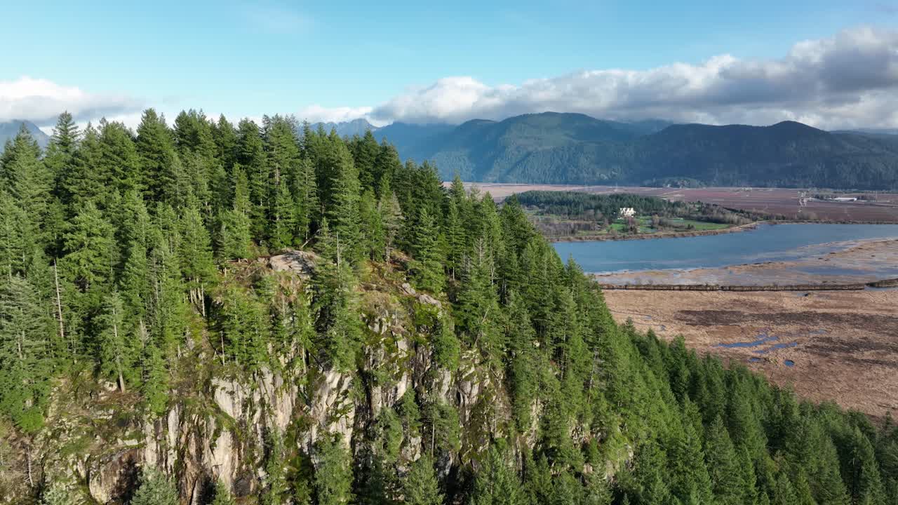 imágenes aéreas del parque regional de minnekhada en 4k, columbia británica, canadá