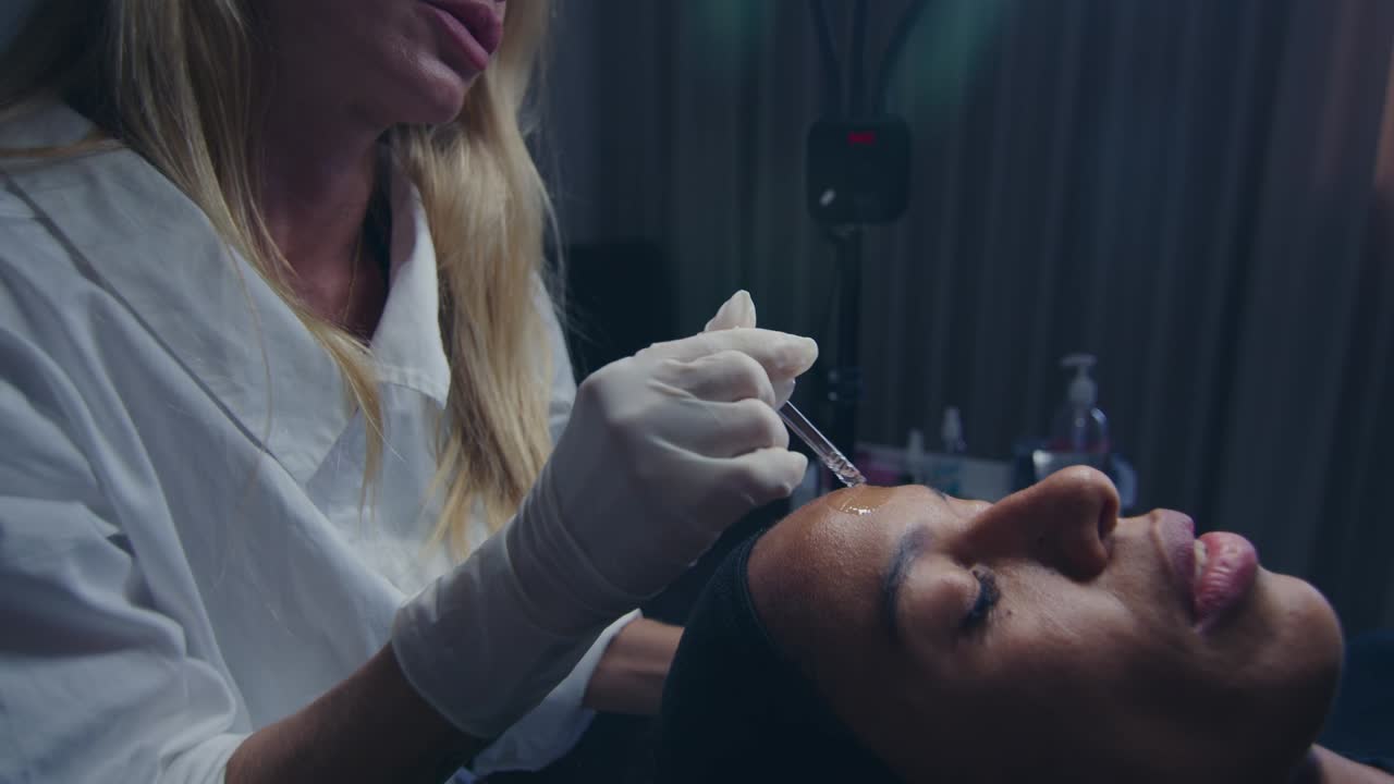 sesión de tratamiento facial