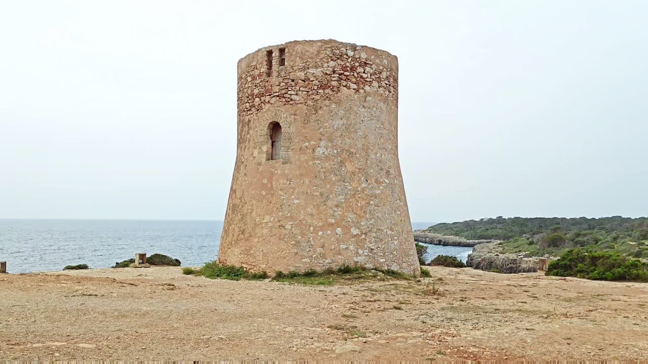 The observation tower at Cala Pi beach in Mallorca