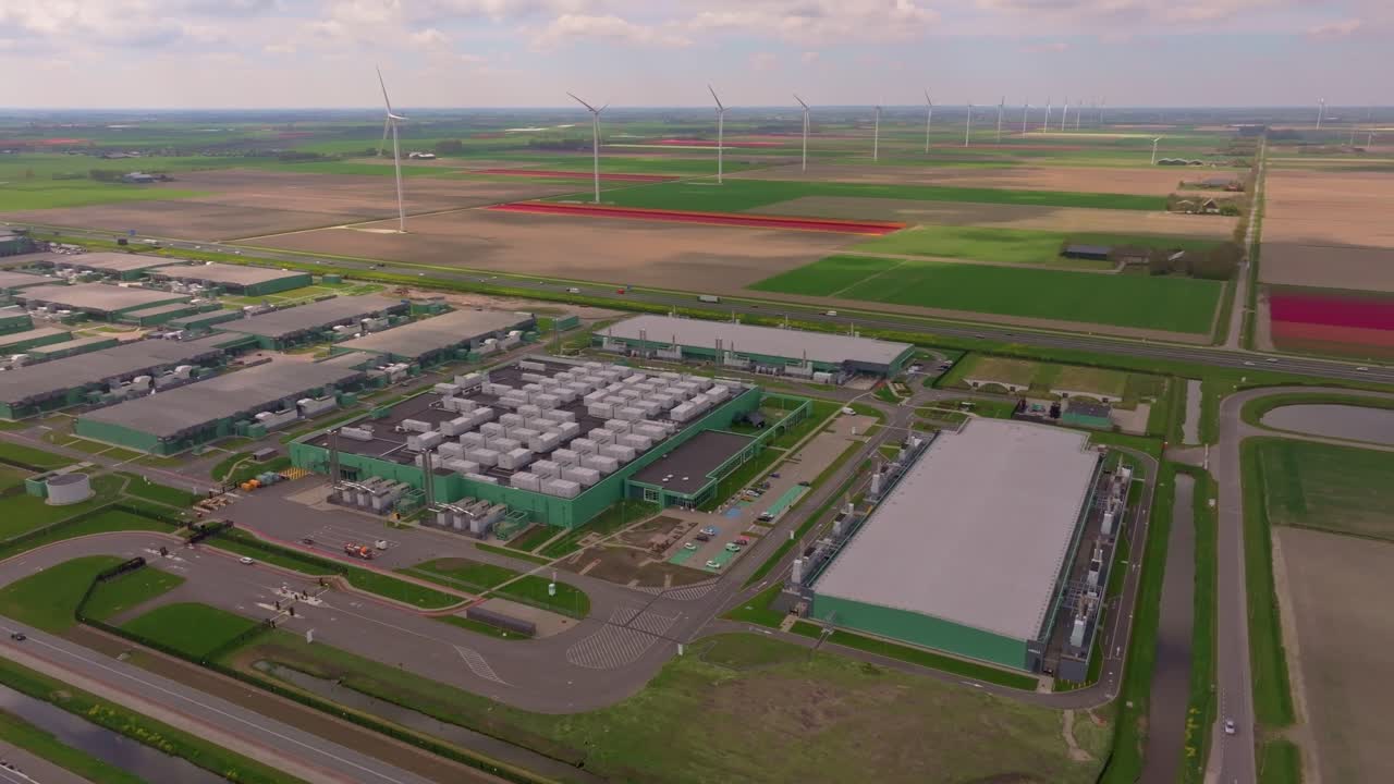 Wind energy fuels cutting-edge data center in open terrain