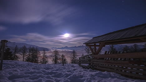 Timelapse-Nocturno-Sobre-Las-Montañas-De-Altitud-Invernal-En-Los-Alpes-Italianos