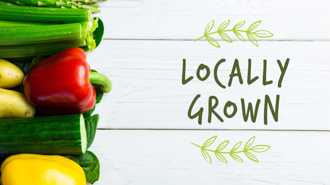 나무판에 신선한 유기농 채소 위에 녹색으로 현지에서 재배 된 텍스트의 애니메이션