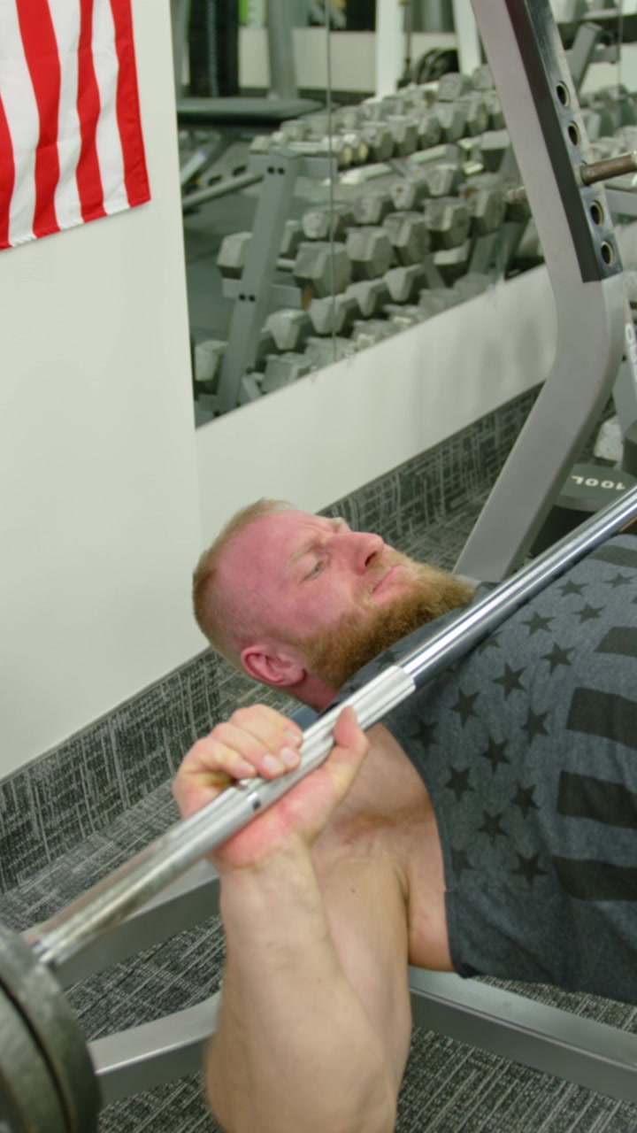 Fysieke en spiergewichtstraining voor bodybuilding