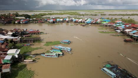 Aldea-Inundada-Durante-La-Temporada-De-Los-Monzones,-Sudeste-De-Asia