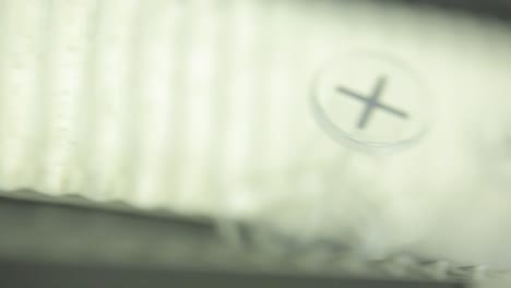 플러스 기호가 있는 의료 장비