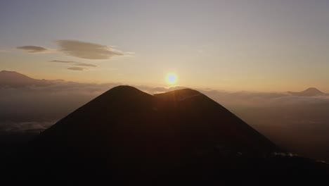 Cráter-Del-Volcán-Paricutin-Al-Amanecer