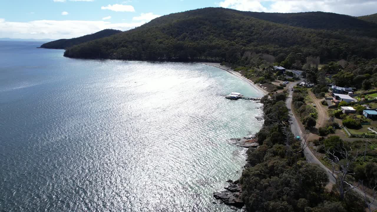 Adventure Bay Beach, Bruny Island, Tasmanien, Australien – dronefoto fra luften