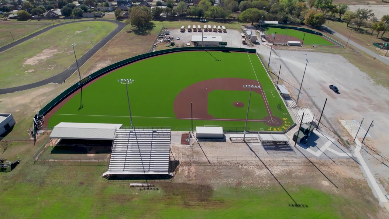 Video aereo del campo da baseball della Boyd Middle School.
