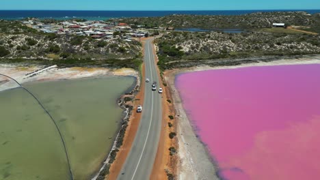 Vista-Aérea-Panorámica-Del-Paisaje-Del-Lago-Rosa-De-La-Laguna-Hutt,-Lago-Salado-Marino-De-La-Laguna-Hutt-En-La-Costa-De-Coral-Cerca-De-Port-Gregory,-Viaje-Romántico,-Australia