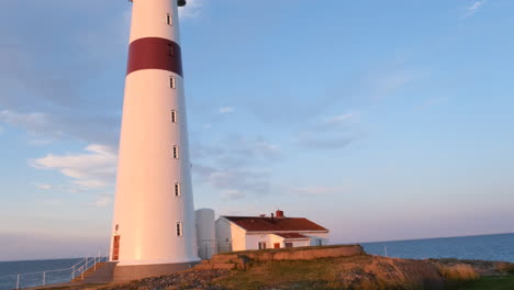 Torre-Costera-Del-Faro-Store-Torungen-En-El-Condado-De-Agder-De-Noruega