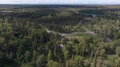 Imágenes-Aéreas-Del-Río-Kenai-En-Soldotna,-Alaska