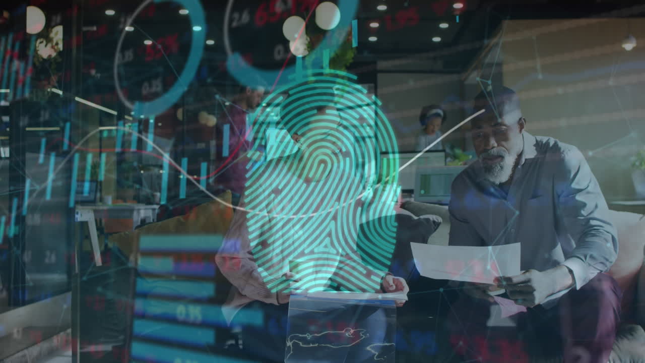 animación de escáner de huellas dactilares y procesamiento de datos sobre diversos hombres y mujeres discutiendo en la oficina