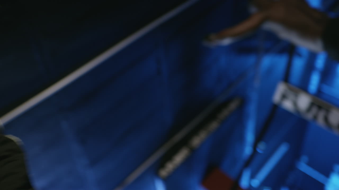 짐승은 피를  ⁇ 고 있어!