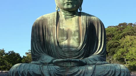 the statue of amida buddha at kōtoku-in