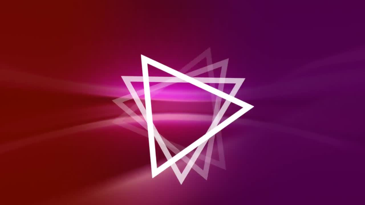 triángulos que giran a su alrededor contra los efectos de la luz