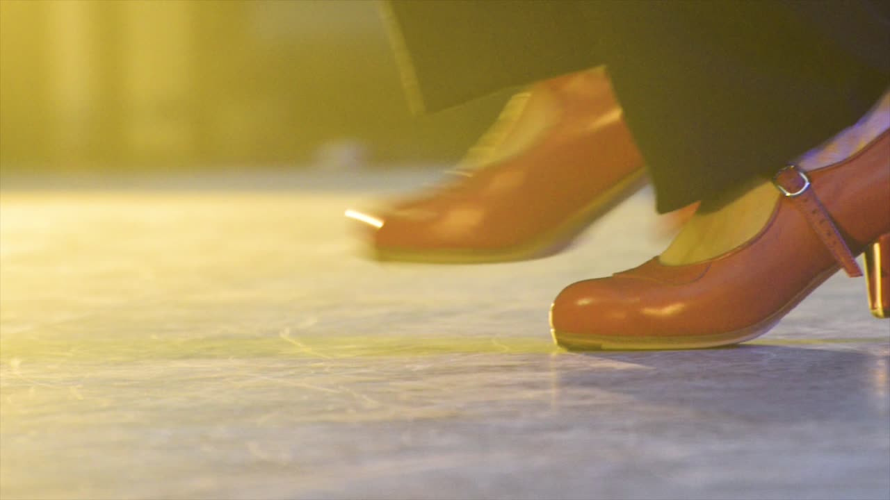 플라멩코 탭댄스, 비디오, 플랫 플레인