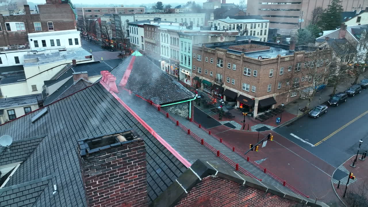 옥상 굴뚝에서 연기