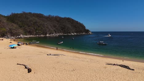 Organo-Bay,-located-within-Huatulco-National-Park,-epitomizes-an-unspoilt-coastal-expanse-in-Oaxaca,-Mexico