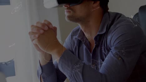 animación de dibujos matemáticos y ecuaciones sobre el hombre que usa auriculares vr
