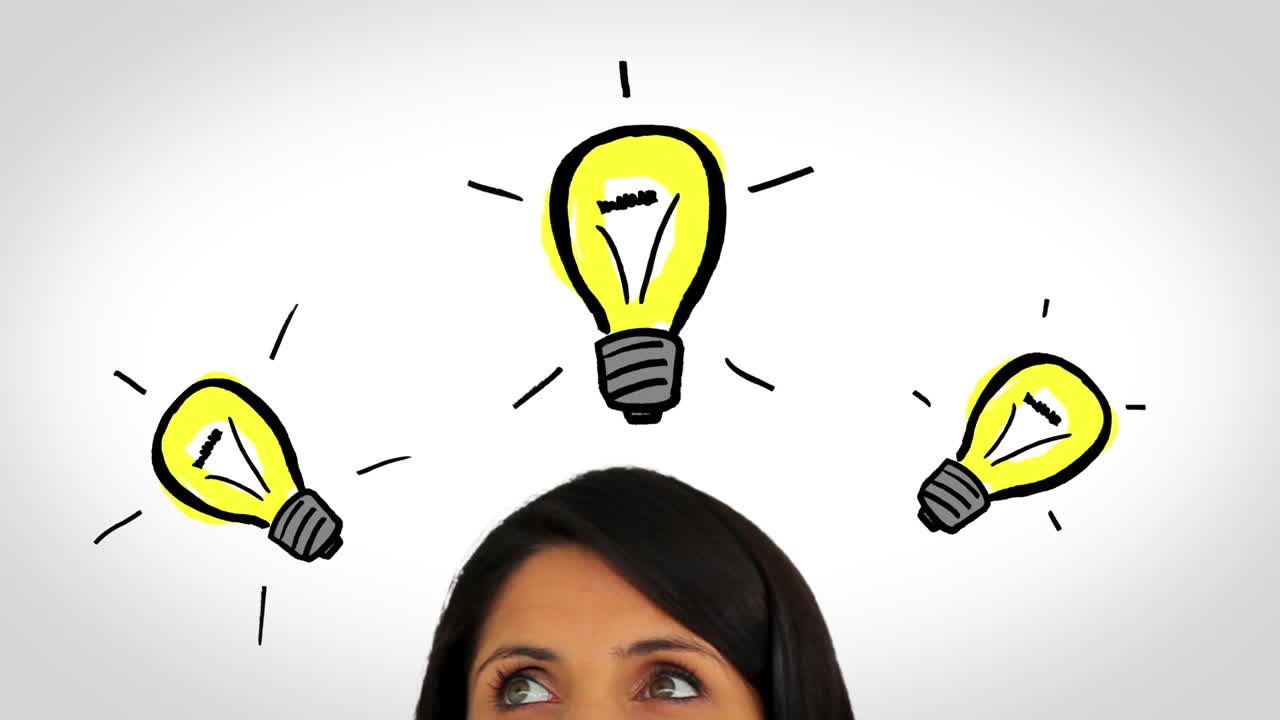 animación de bombillas que aparecen sobre la cabeza de una mujer