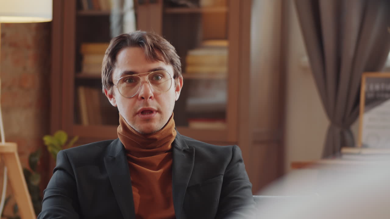 psicólogo que brinda consultas de salud mental