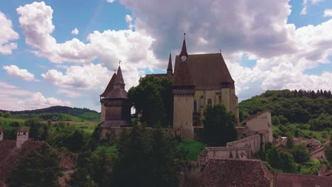 Flying-forward-drone-shot-reveals-Biertan-fortified-church